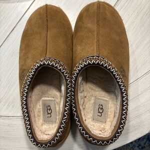 UGG Tasman